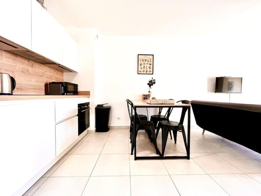 Appartement Neuf Avec Terrasse Сен-Флоран Екстер'єр фото